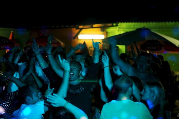 Dinner dances at camping al sol argeles sur mer