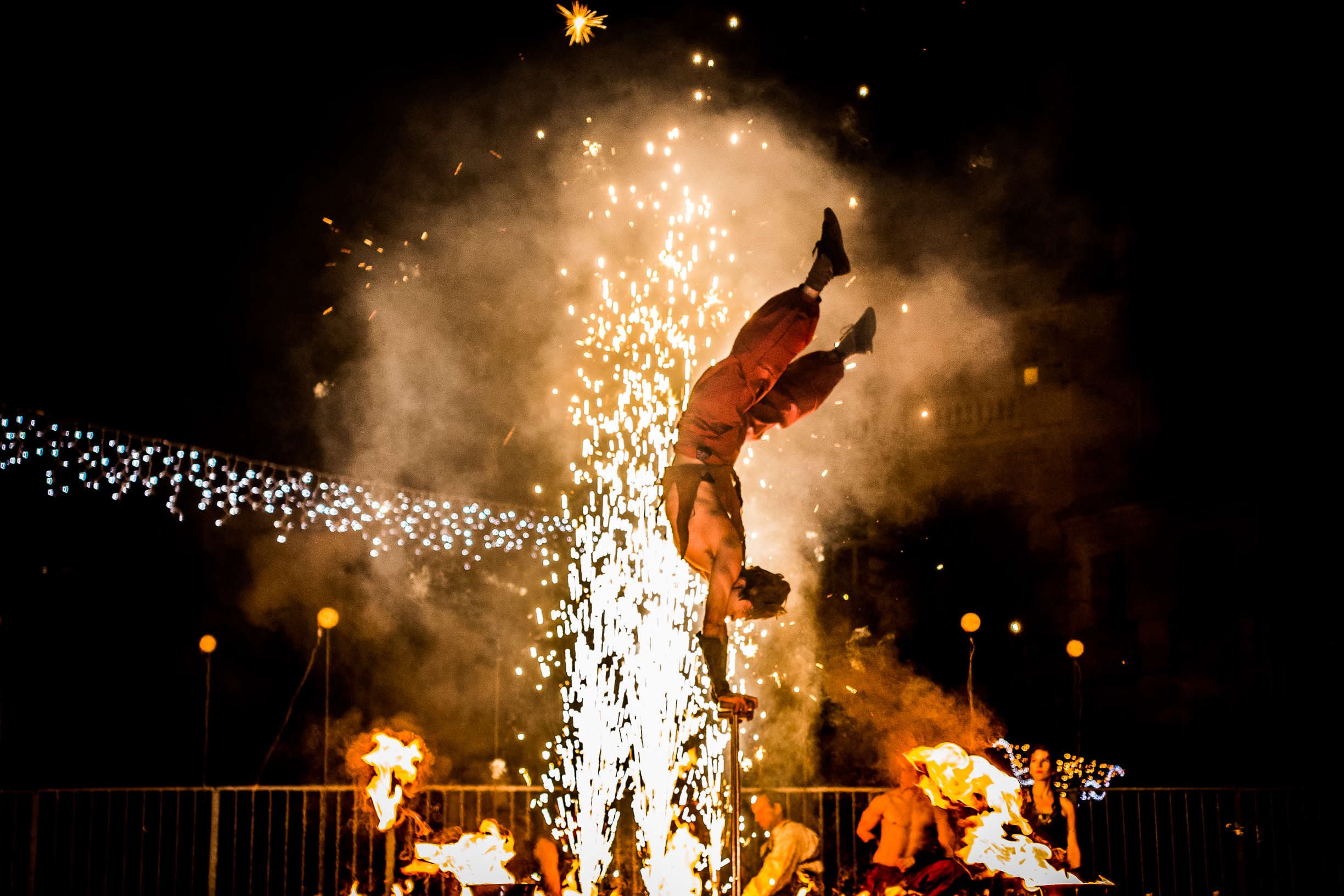 Indigo circus acrobatics show - Camping Argelès sur Mer